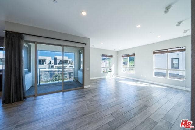 Building Photo - 5837 Village Dr Unit 3 Rental