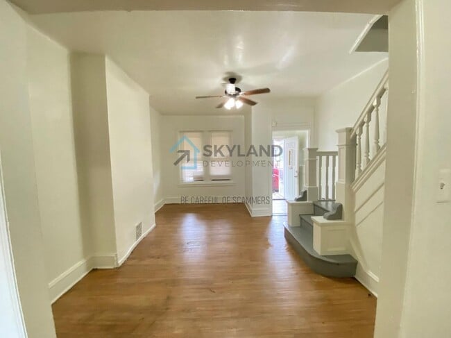 Photo - 5537 Poplar St