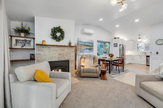 Photo - 1200 NE Territorial Rd