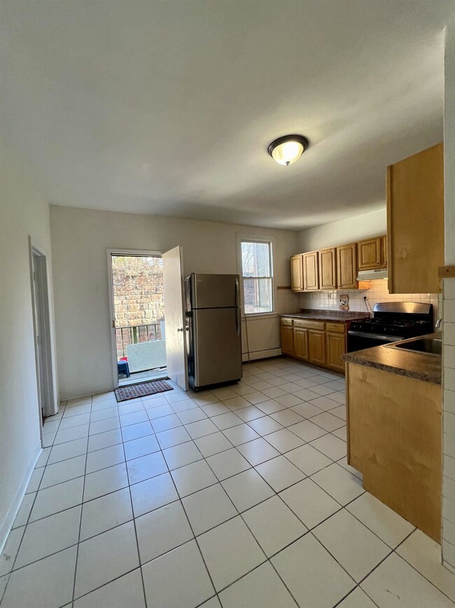 Photo - 316 5th St Unit 2