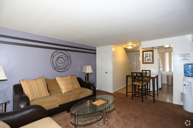 Sala de estar - Oak Hill Townhomes