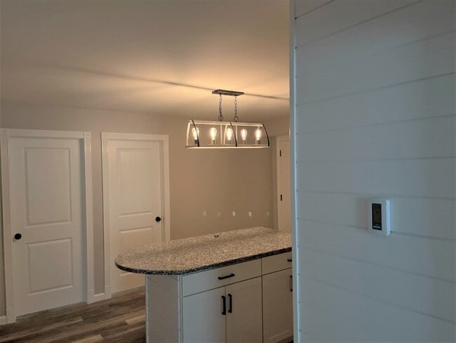 Building Photo - 21 Otis St Unit B