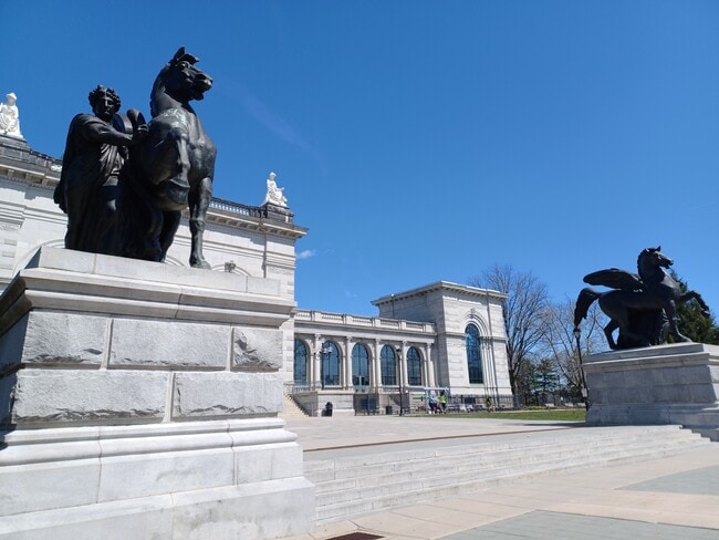 Building Photo - 1720 Memorial Ave Unit Three