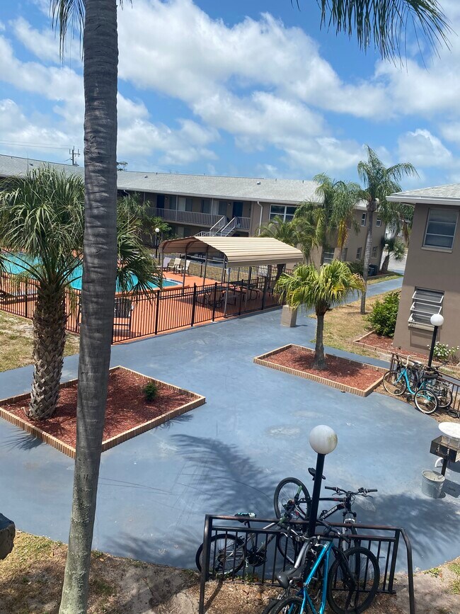 Midway Court Apartments Clearwater, FL