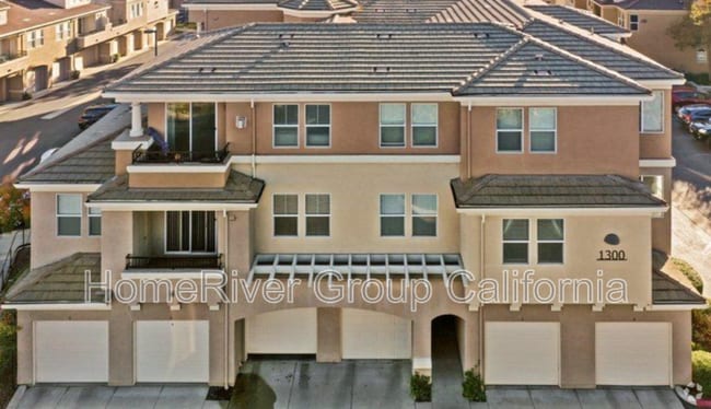 Building Photo - 1300 Moon Cir Rental