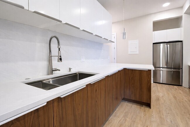 Photo - 271 Dartmouth St Unidad 2F