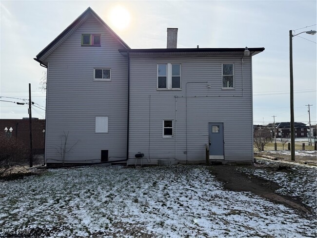 Photo - 317 12th St NE