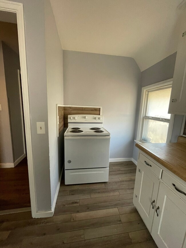 115 Sycamore St Unit B