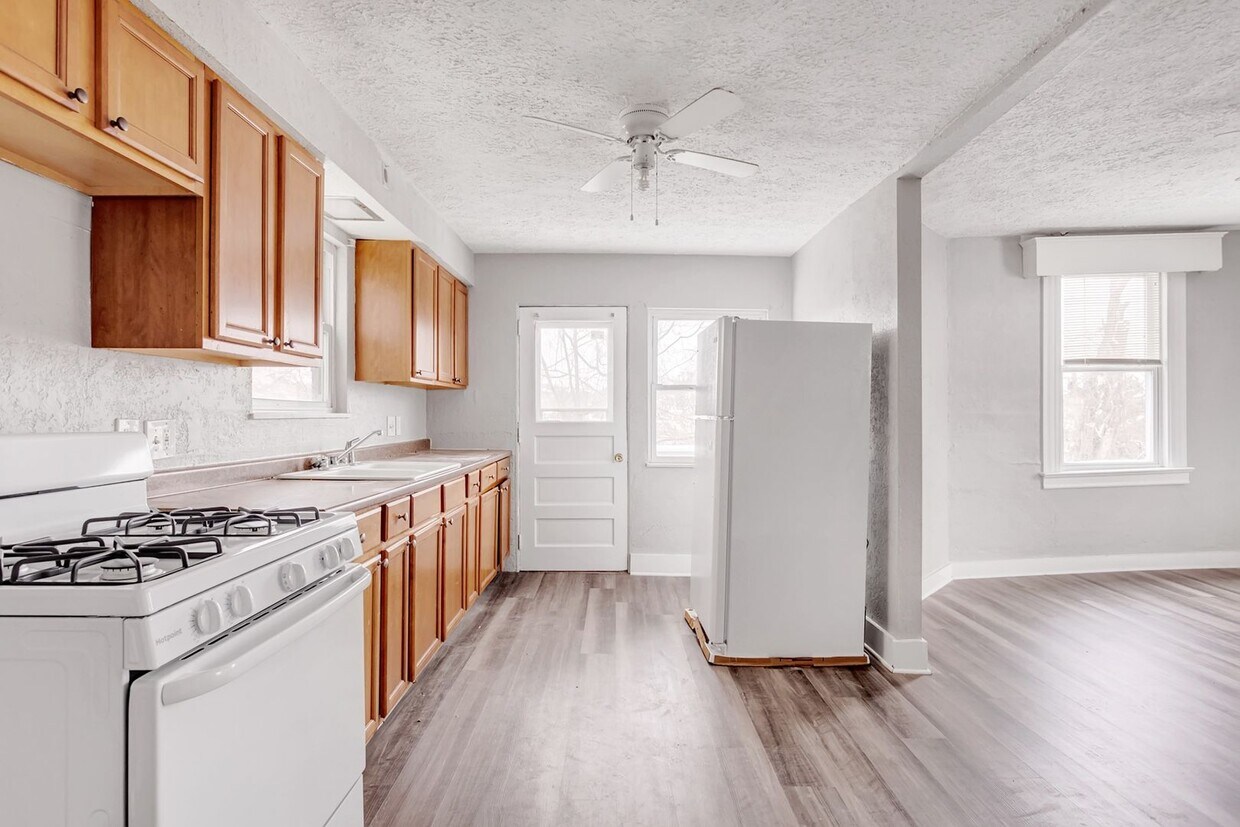 Newly Renovated 4 Bedroom Home in West Lib... - Newly Renovated 4 Bedroom Home in West Lib...