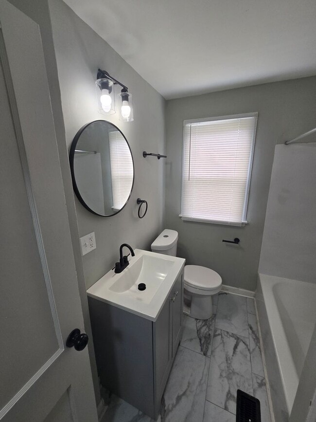 1025-1027 JAMES RD - 1025-1027 JAMES RD Apartment Unit 1025 James Rd