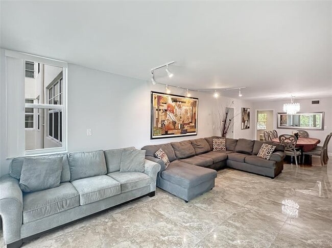 Photo - 3505 Oaks Way Unit 310