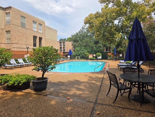 Building Photo - 4643 Wild Indigo St Unit 400 Rental