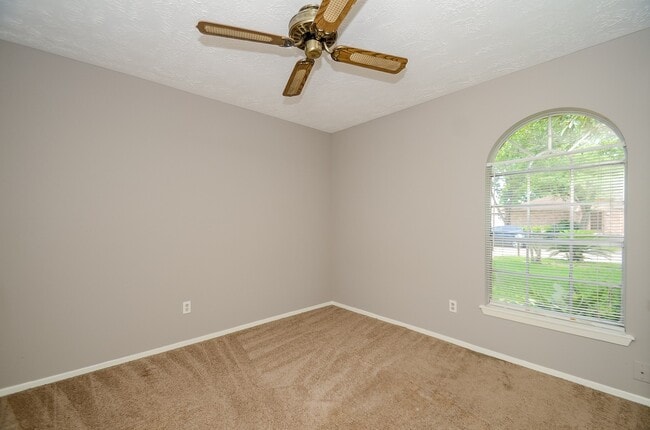 Building Photo - 8319 Bird Run Dr