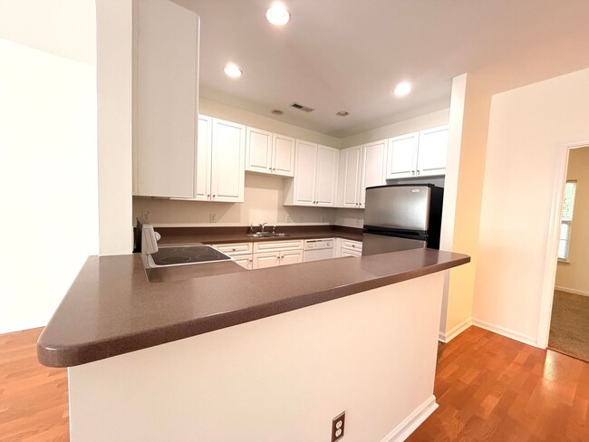 Photo - Spacious 3BR/3BA AVAILABLE NOW!