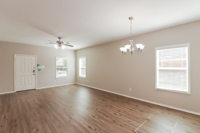 Photo - 718 Neap Ct