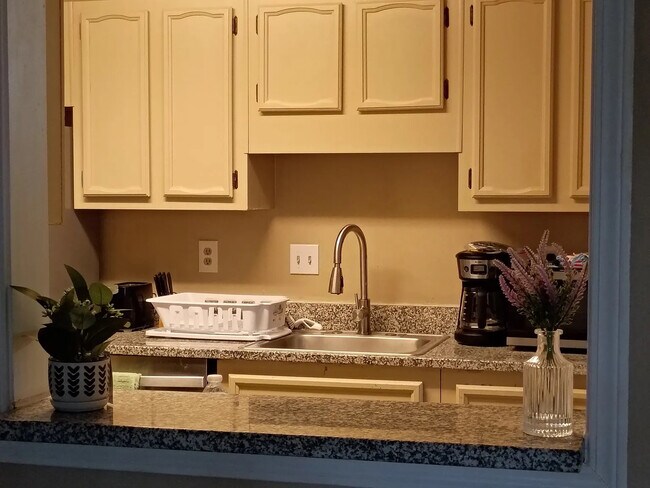 Photo - Room in Condo on Brockett Pl