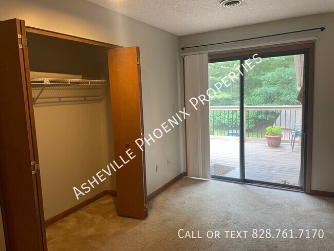 Photo - 48 Ravencroft Ln