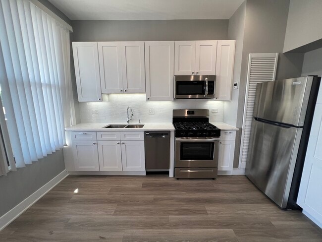 Photo - 1227 W Ohio St Unit 3