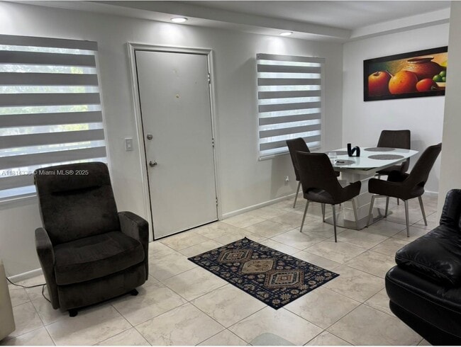 Building Photo - 251 SW 132nd Way Unit 306H