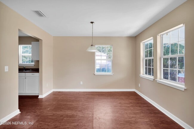 Photo - 3532 Fleet St