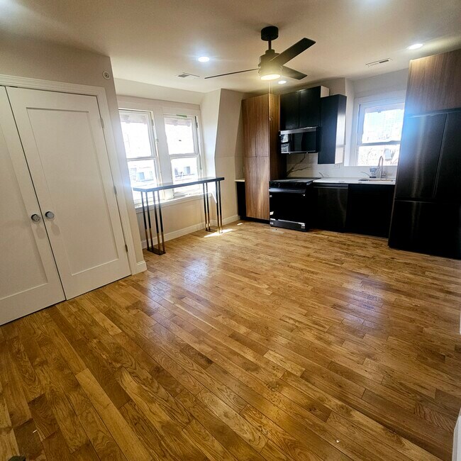 Photo - 333 S 21st St Unit 4