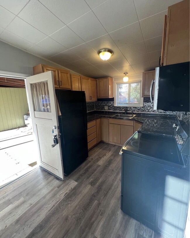 Photo - 414 E Broadway St Unit #17