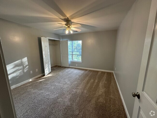 Building Photo - 16446 Redstone Mountain Ln Unit 16446 Redstone Mountain Rental