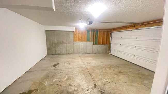 Photo - 1032 Golfview Dr