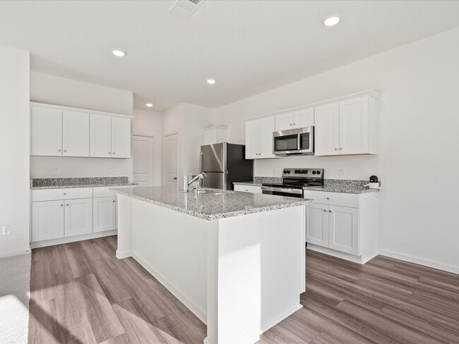 Photo - 608 Craven St