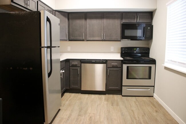 Photo - 804 W Illinois