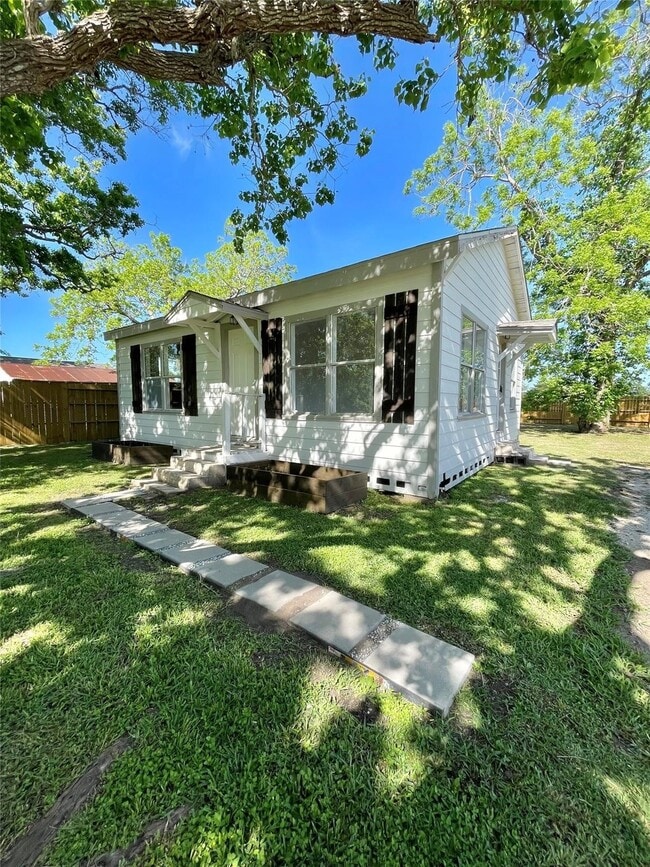 Building Photo - 205 S Wilson St Rental
