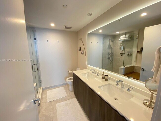 Photo - 488 NE 18th St Unit 3911