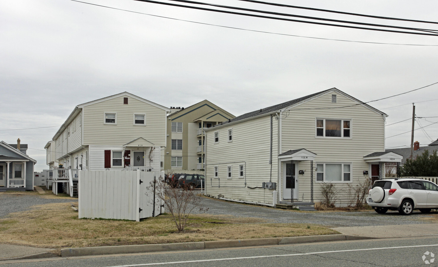 Photo - Shoreline Apartments