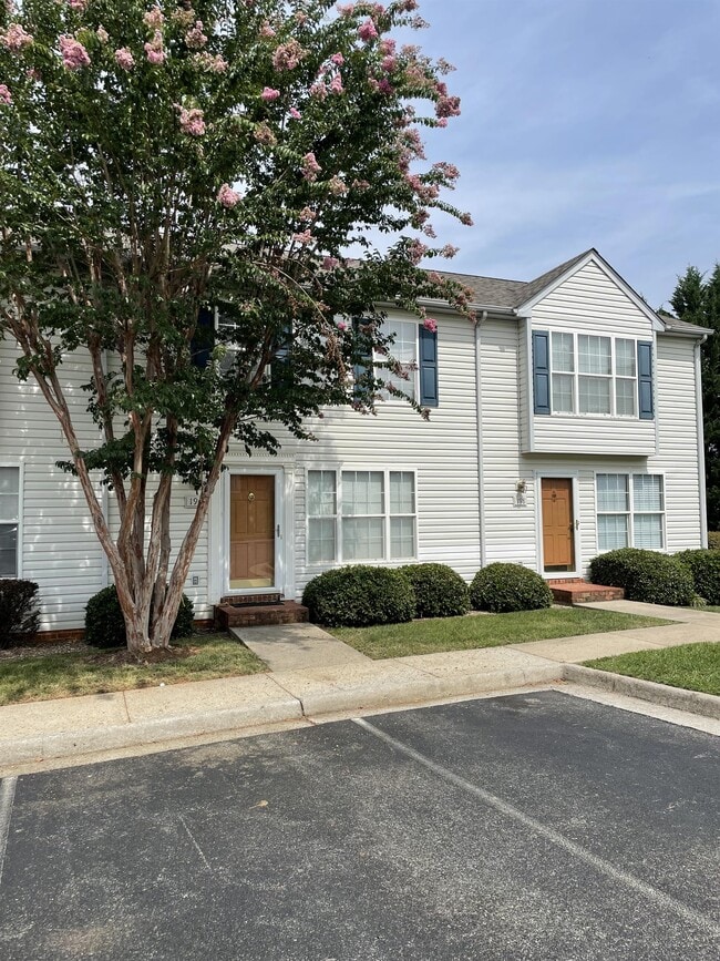 Building Photo - 194 Mulberry Cir
