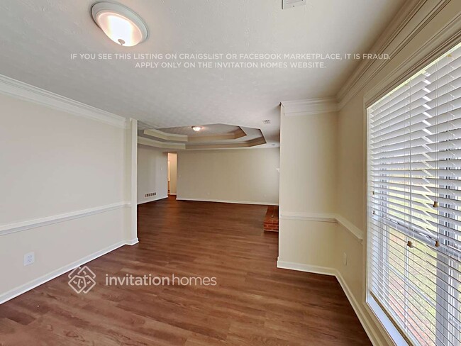 Photo - 1530 Devonshire Way