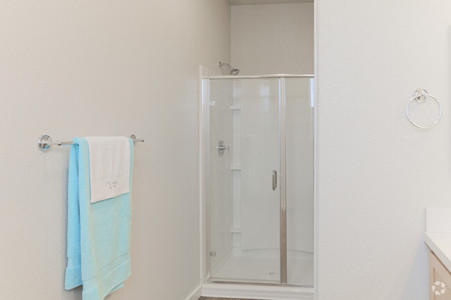 3BR, 2BA - 1551 SF