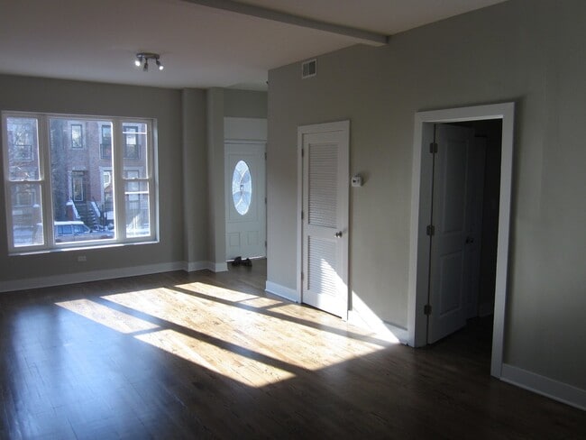 Building Photo - 2642 W HADDON AVE