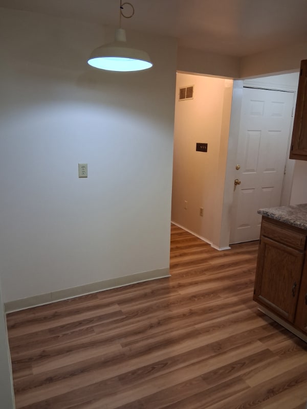 Photo - 615 Duss Ave Unidad 2