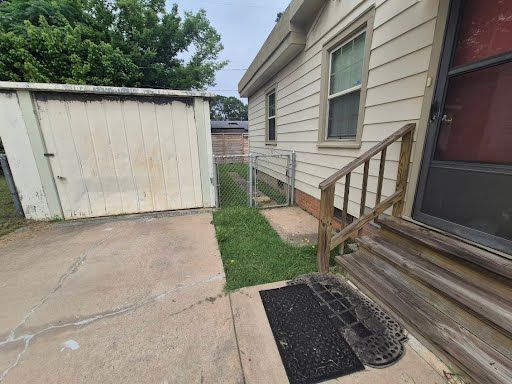 Photo - 1712 Pinewood Dr