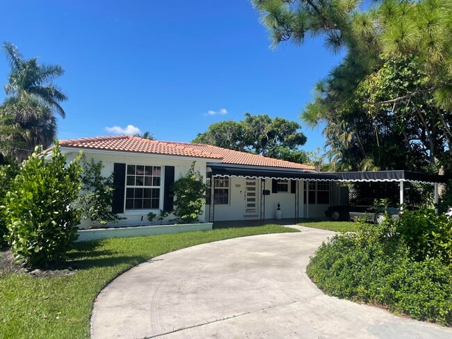 Photo - 360 Alhambra Pl