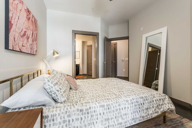 Photo - 1111 N Durham Dr Unit 502