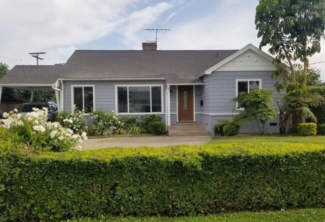 Photo - 14016 Sylvan St Casa
