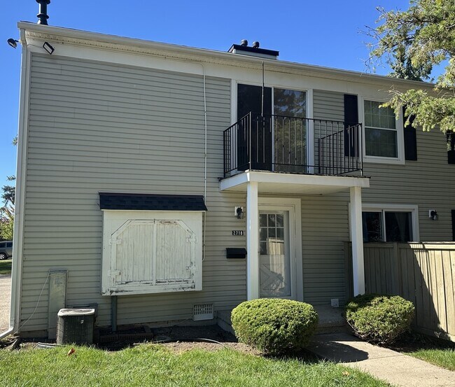 Building Photo - 2718 Glenbridge Ct Unit Entire