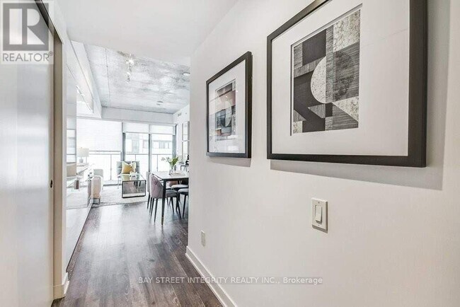 Photo - 185 Roehampton Ave Unité 419