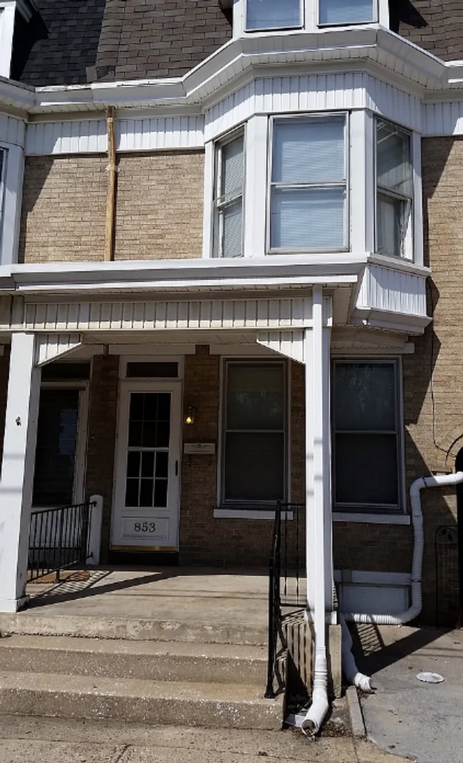 Building Photo - 853 E Philadelphia St