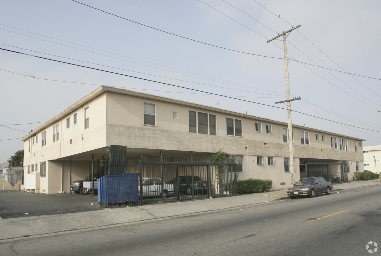 Photo - 3320 Hyde Park Blvd