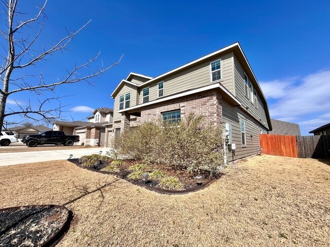 Photo - 208 Otter Rd