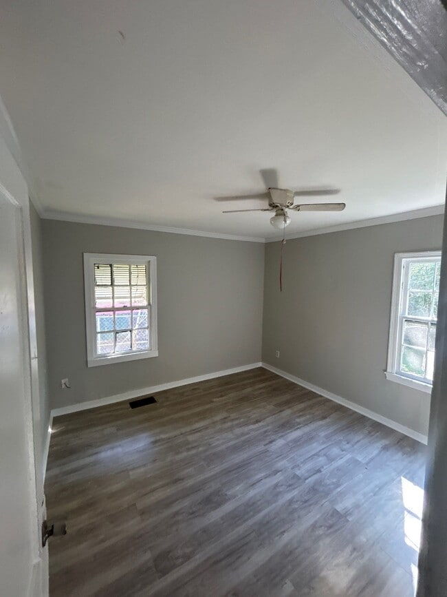 Photo - 319 Woody Dr