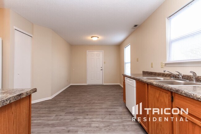 Photo - 171 Declaration Dr