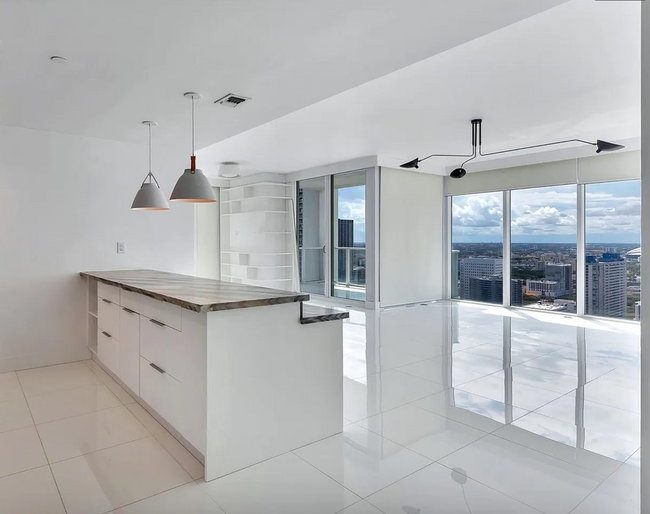 Photo - 1040 Biscayne Blvd Unidad 3307 Rental